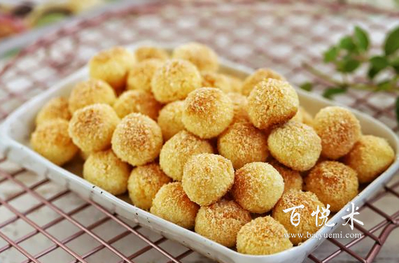 孩子愛(ài)吃的小甜點(diǎn)，奶香濃郁的黃金椰蓉球，無(wú)需打發(fā)，簡(jiǎn)單又好吃